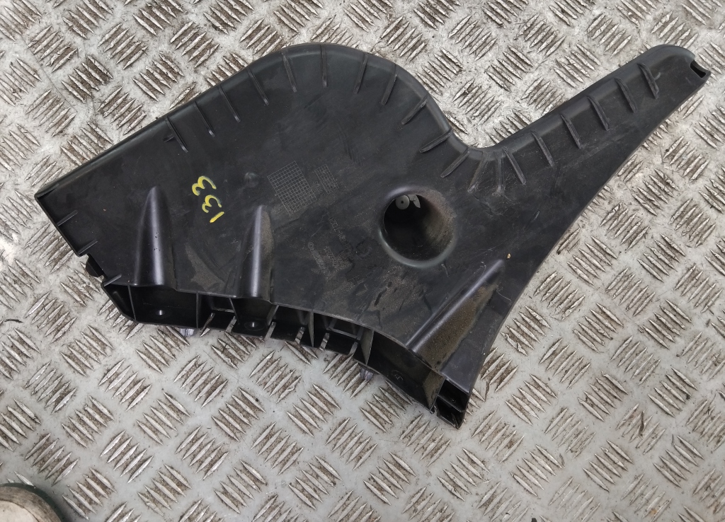 Кронштейн заднего бампера левый