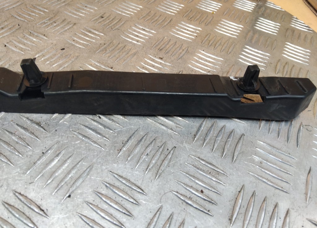 Кронштейн заднего бампера левый