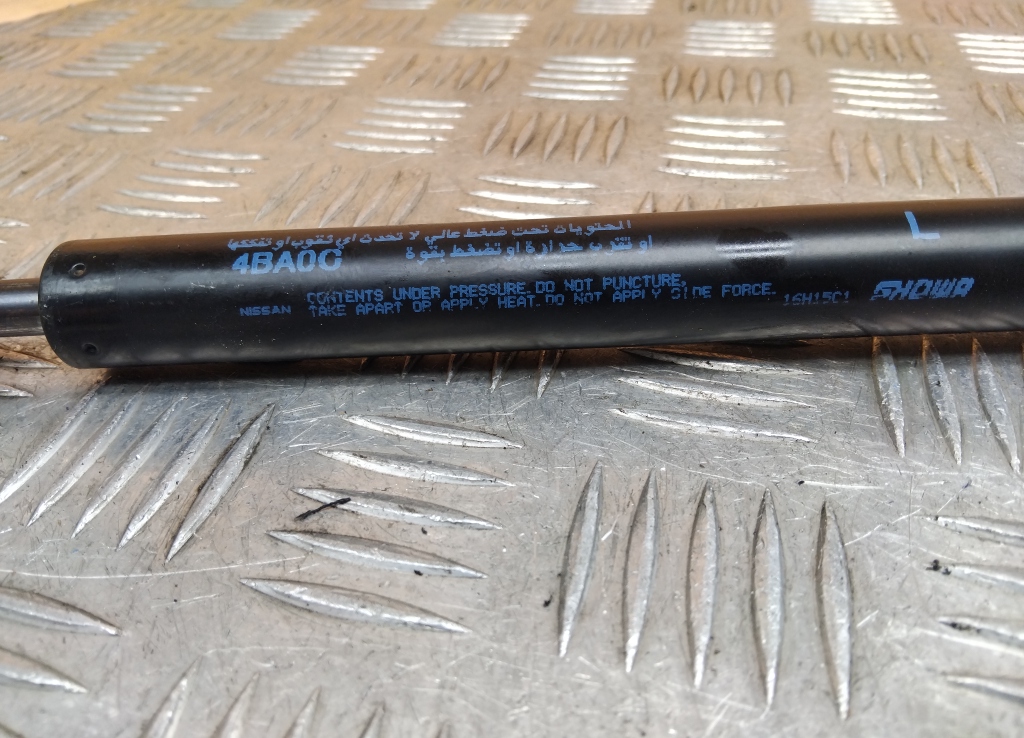 Амортизатор двери багажника