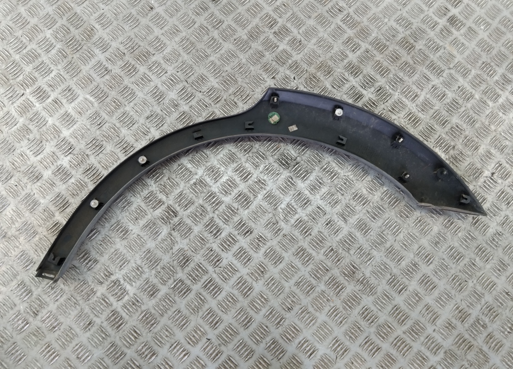 Накладка заднего крыла правого