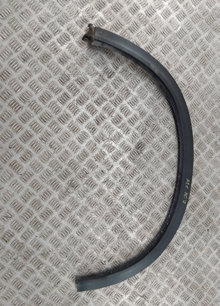 Накладка заднего крыла левого