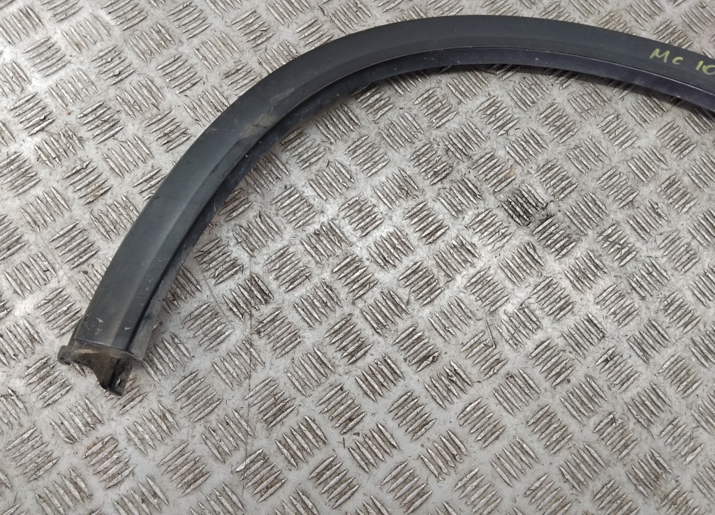 Накладка заднего крыла левого