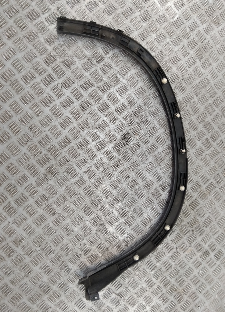 Накладка заднего крыла левого