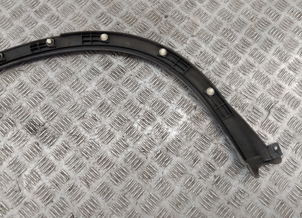 Накладка заднего крыла левого