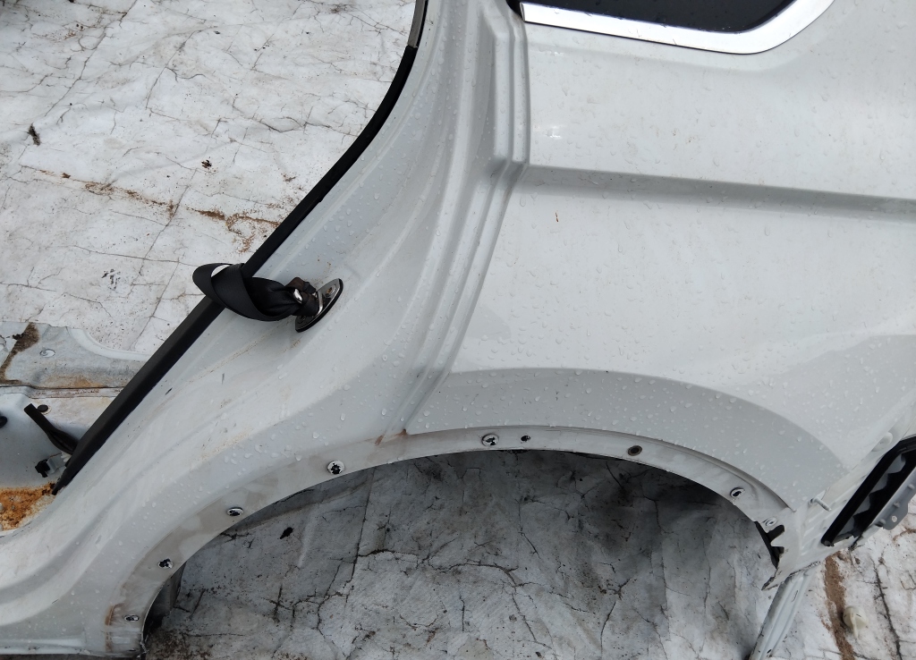 Крыло заднее левое