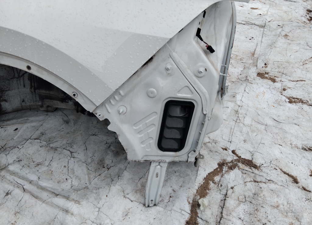 Крыло заднее левое