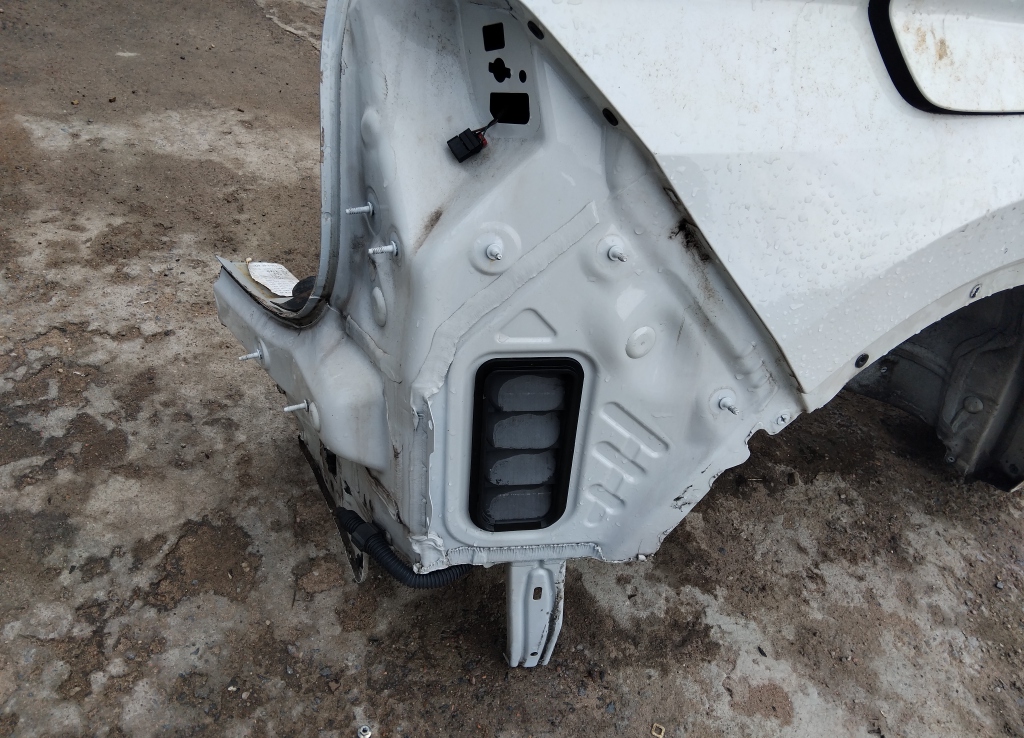 Крыло заднее правое