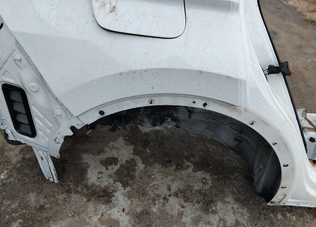 Крыло заднее правое