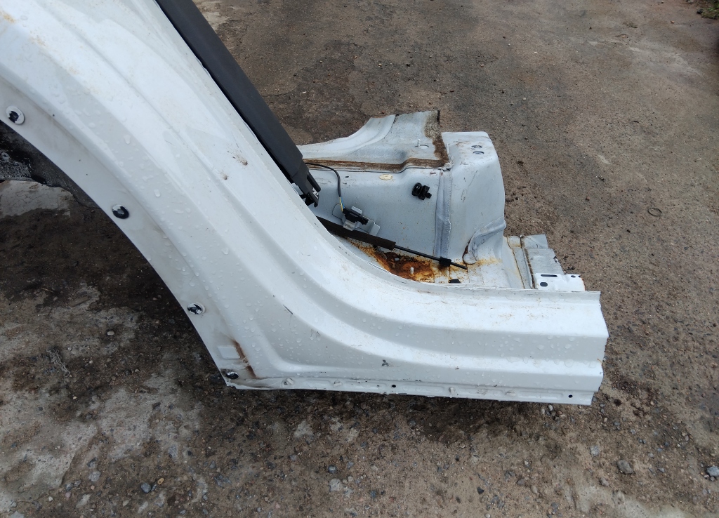 Крыло заднее правое