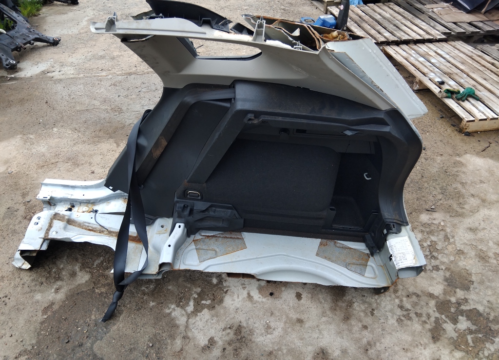 Крыло заднее правое