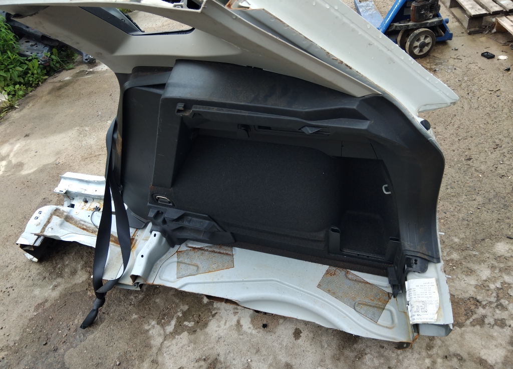 Крыло заднее правое