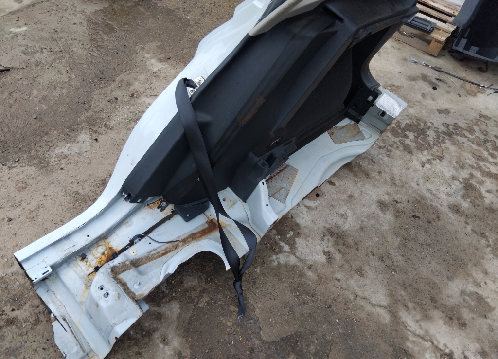 Крыло заднее правое