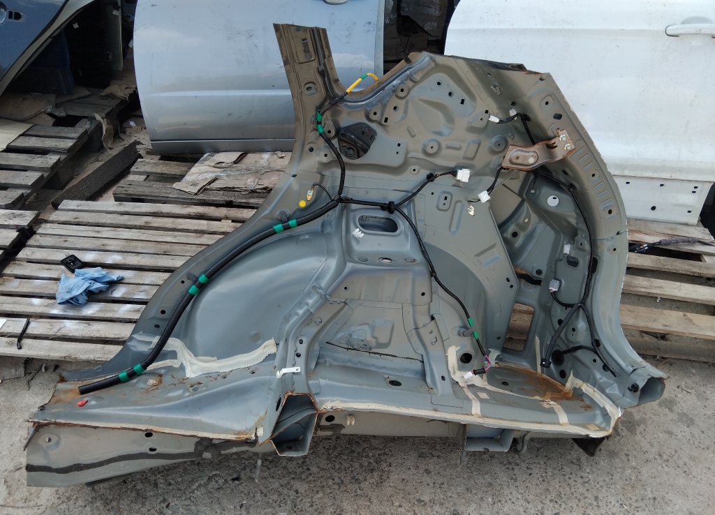 Крыло заднее правое