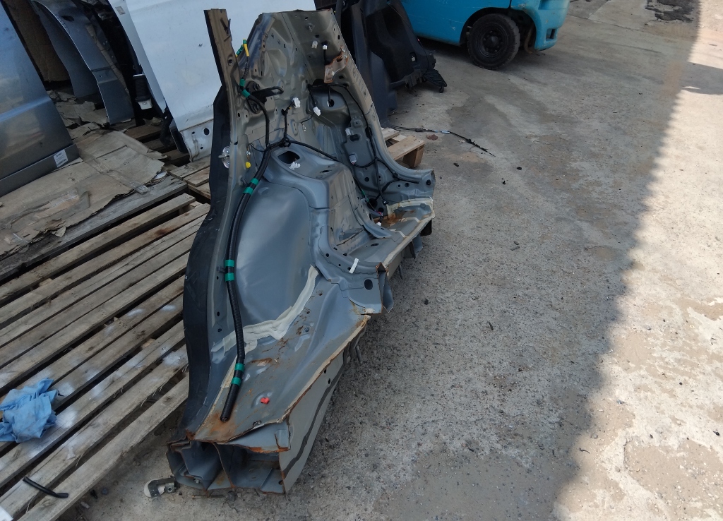 Крыло заднее правое