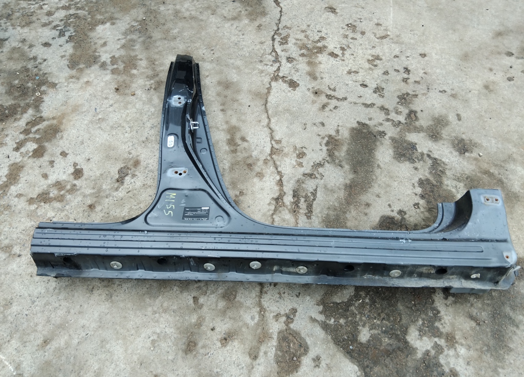 Порог со стойкой правый