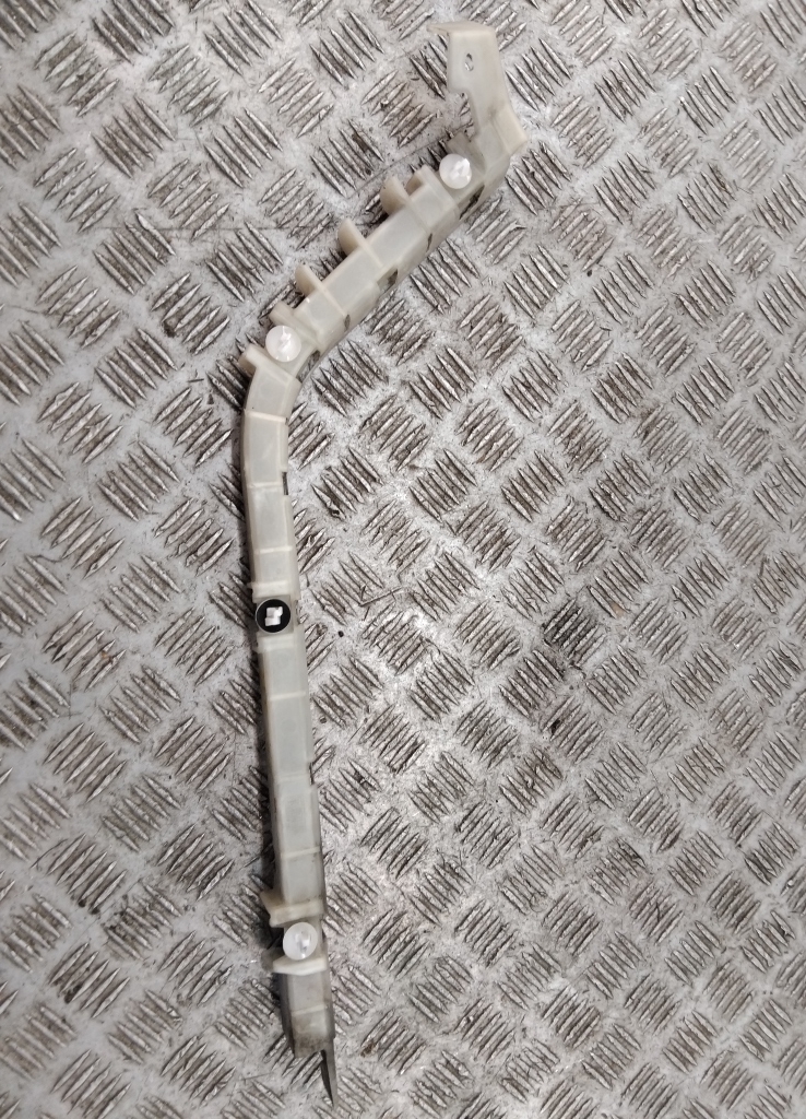 Кронштейн заднего бампера левый