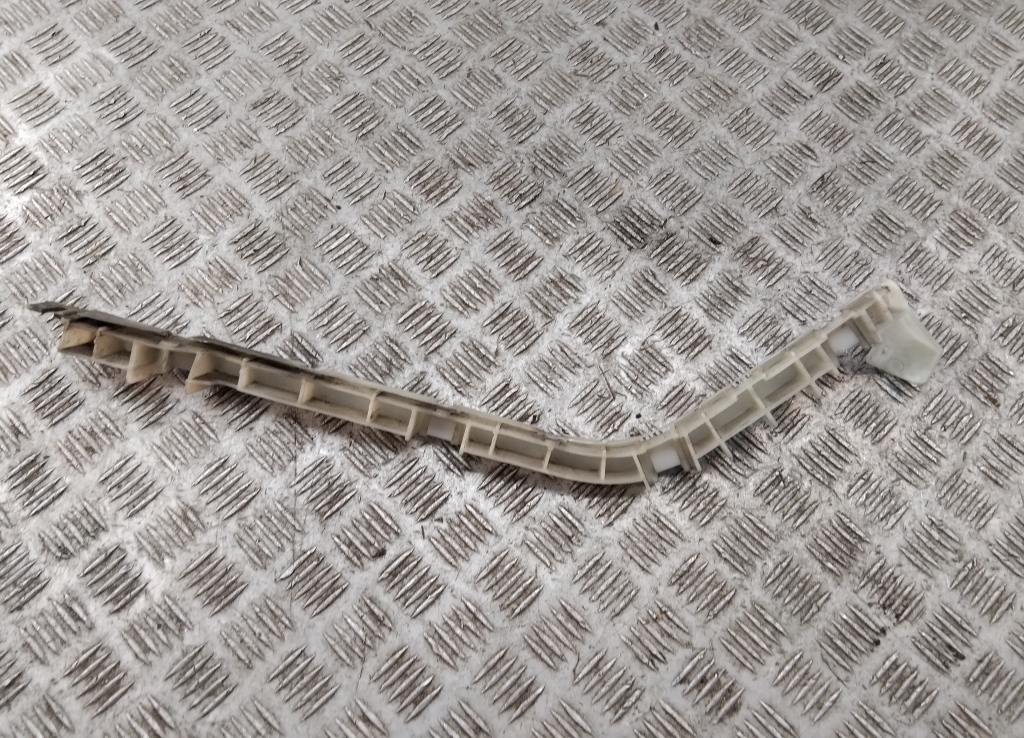 Кронштейн заднего бампера левый