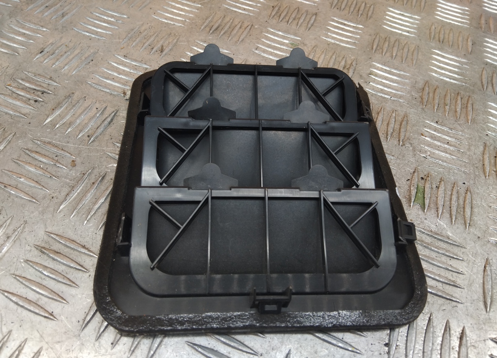 Решетка вентиляционная