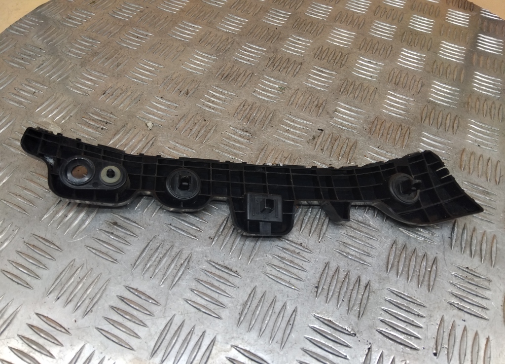 Кронштейн заднего бампера правый