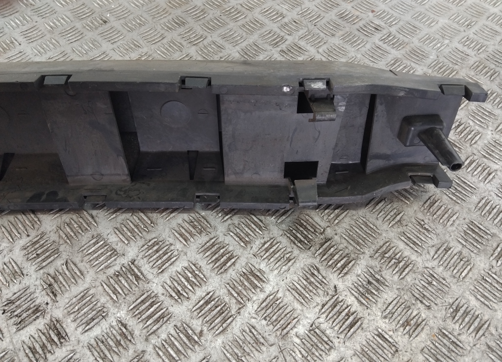 Усилитель переднего бампера