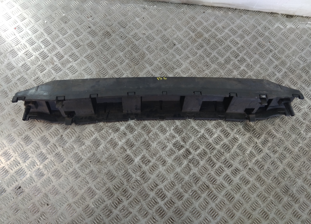 Усилитель переднего бампера