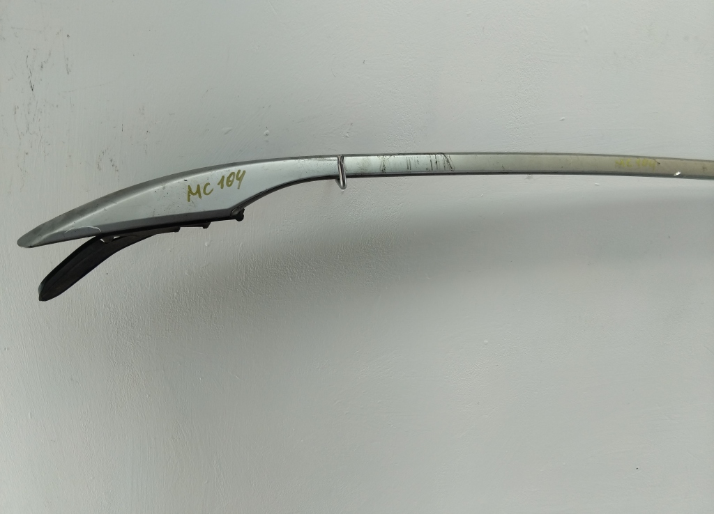 Рейлинг (релинг) левый (планка на крышу)