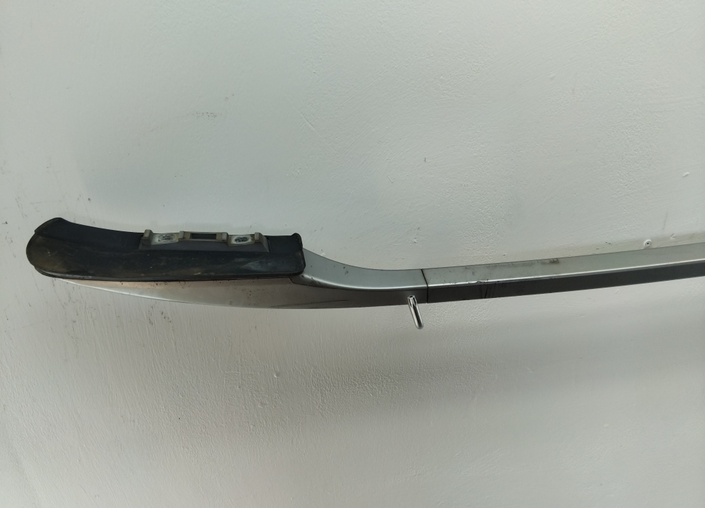 Рейлинг (релинг) левый (планка на крышу)