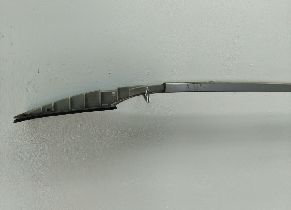 Рейлинг (релинг) правый (планка на крышу)