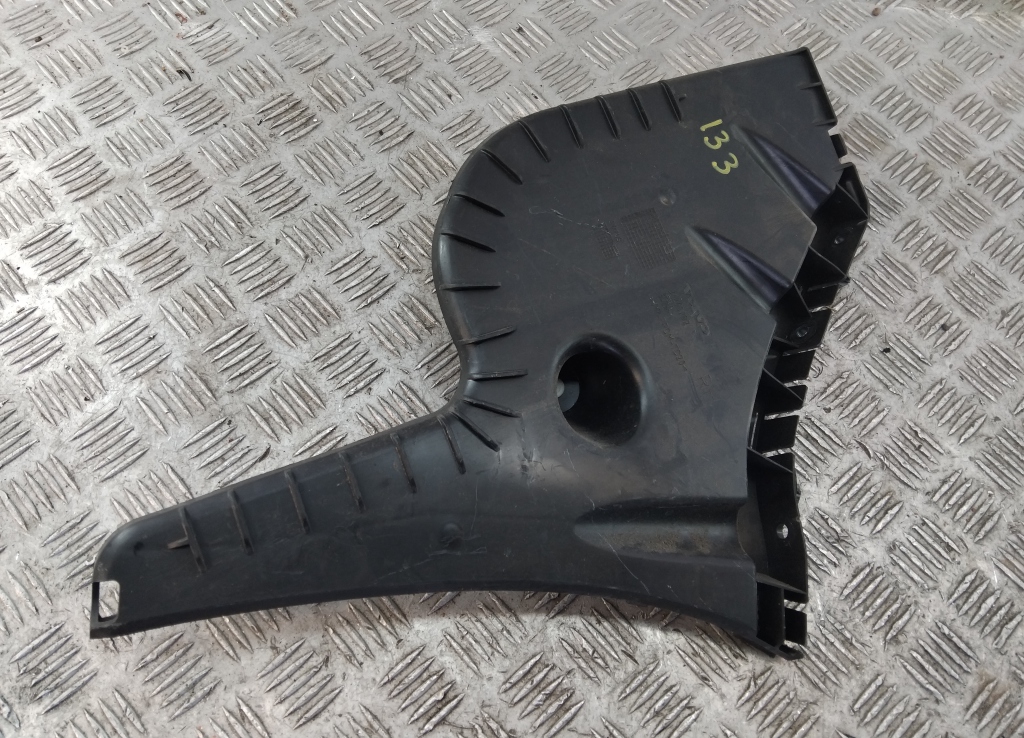 Кронштейн заднего бампера правый