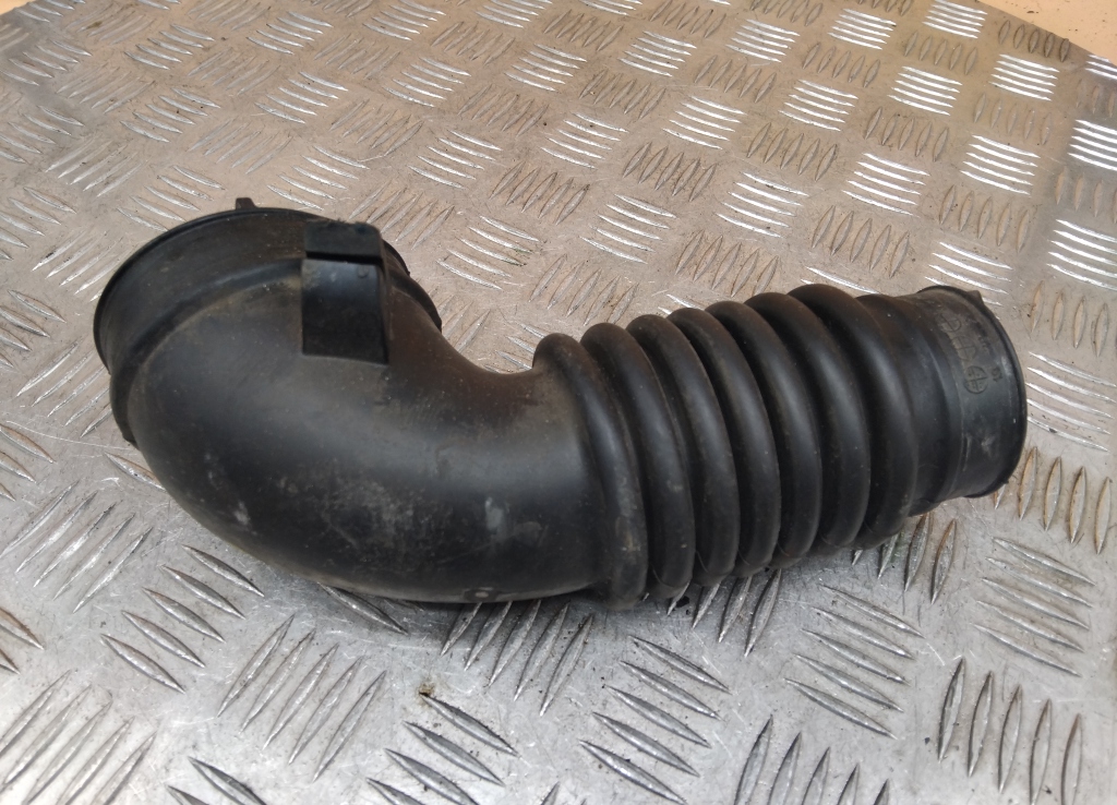 Патрубок воздушного фильтра