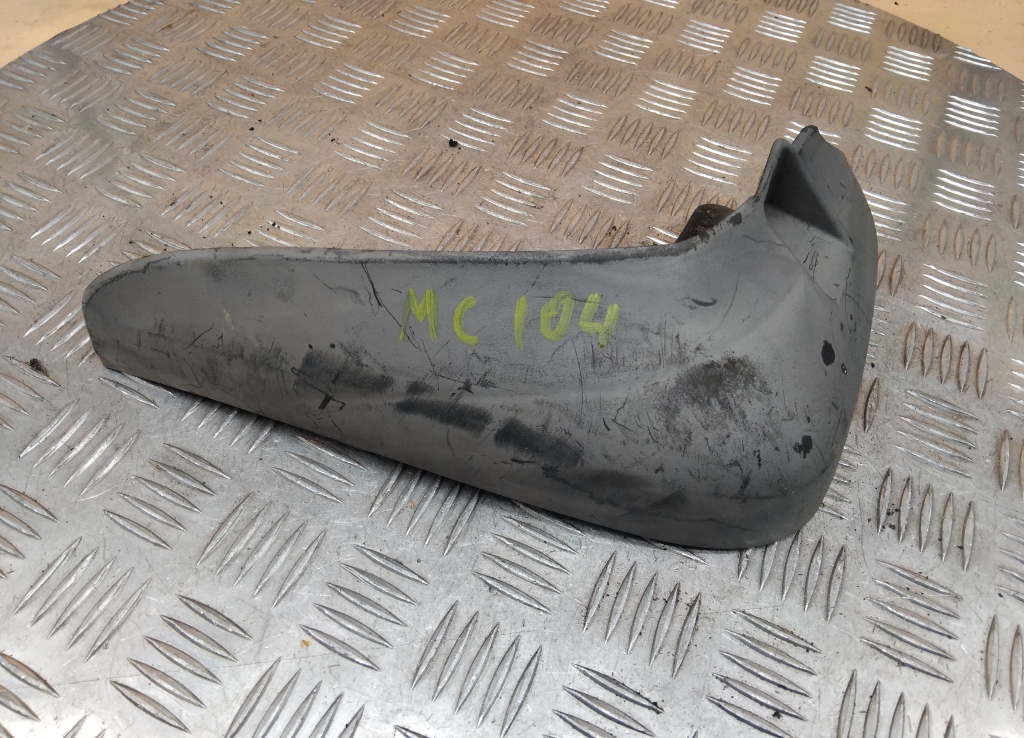 Брызговик задний левый