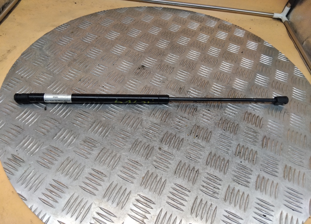 Амортизатор капота