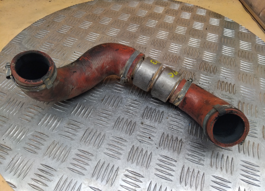 Патрубок интеркулера