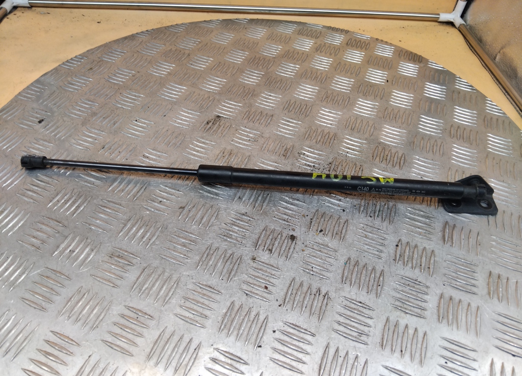 Амортизатор двери багажника