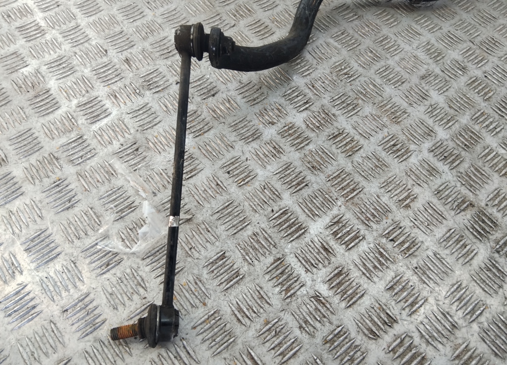 Стабилизатор передний