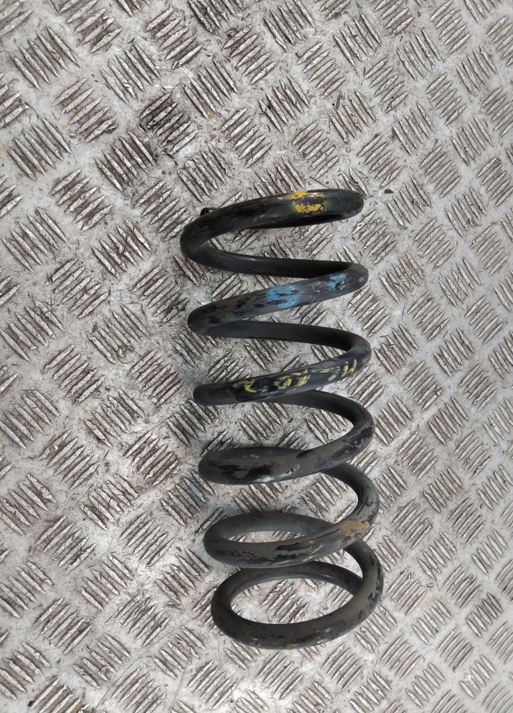 Пружина передняя