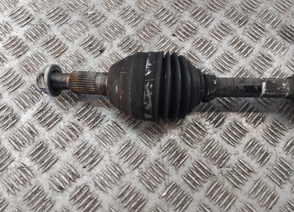 Полуось передняя правая