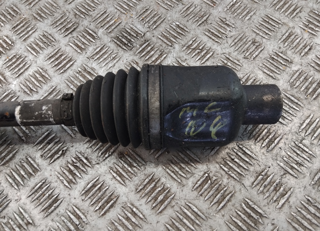 Полуось передняя правая