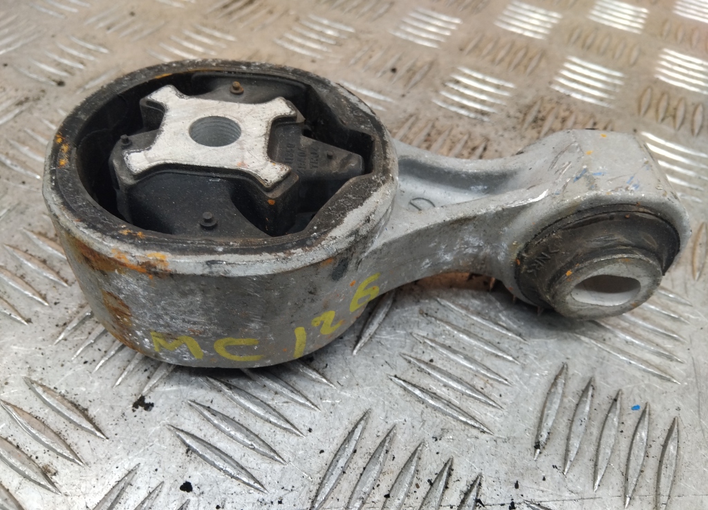 Опора двигателя