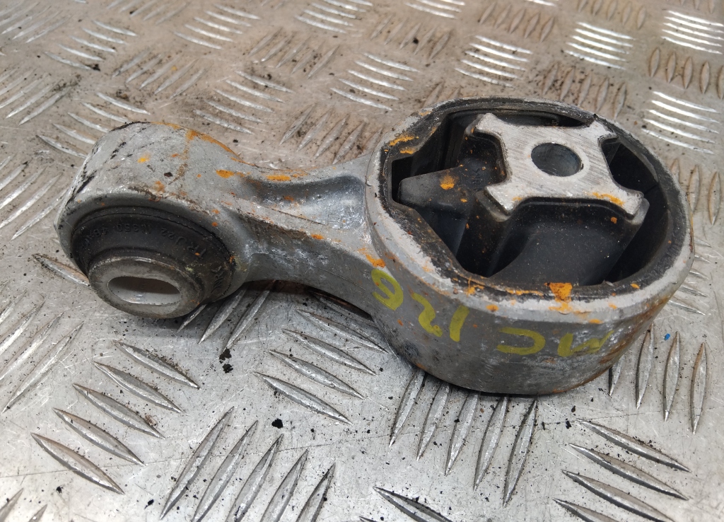 Опора двигателя