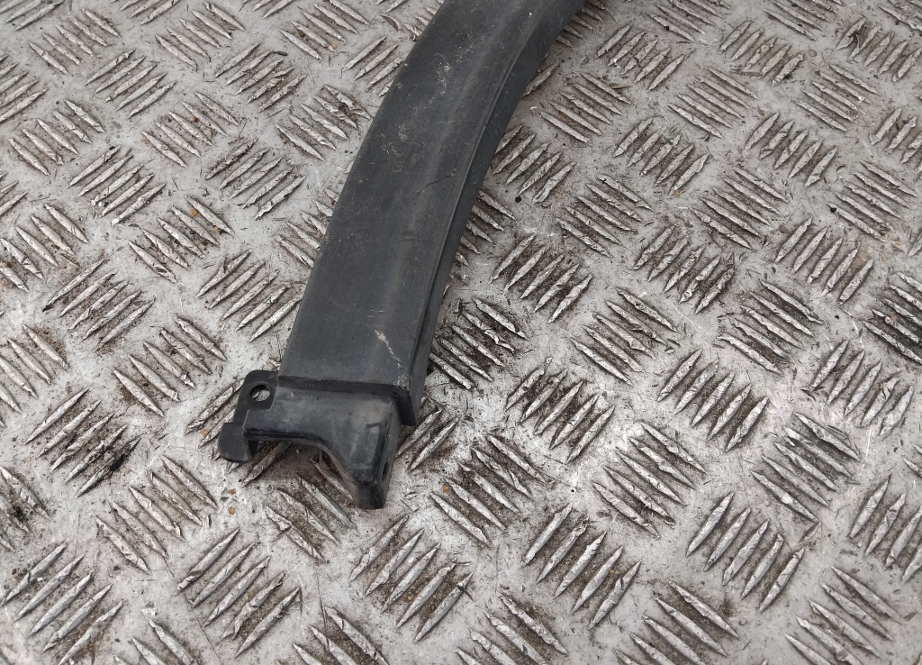 Накладка заднего крыла левого