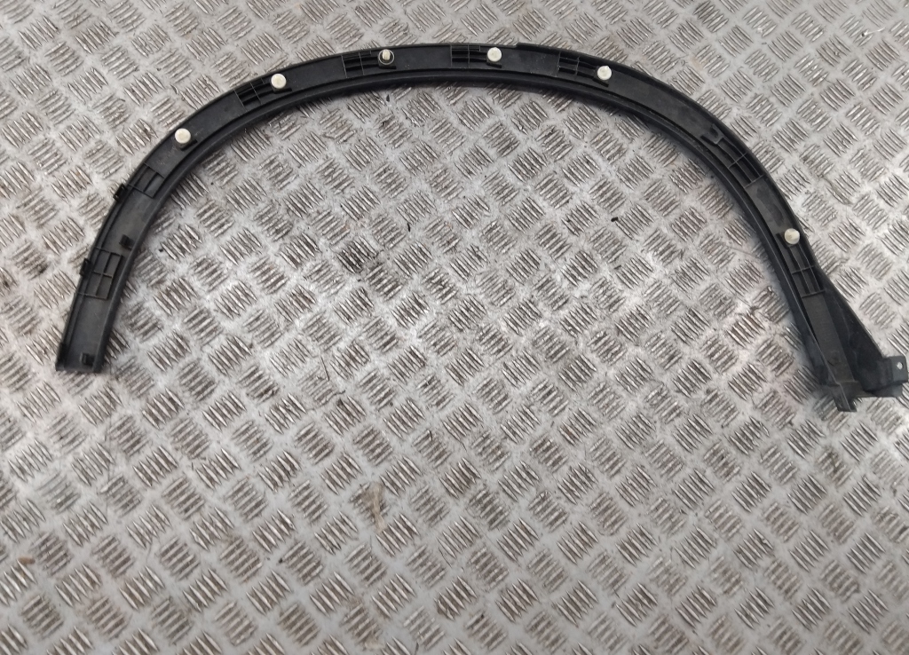 Накладка заднего крыла левого