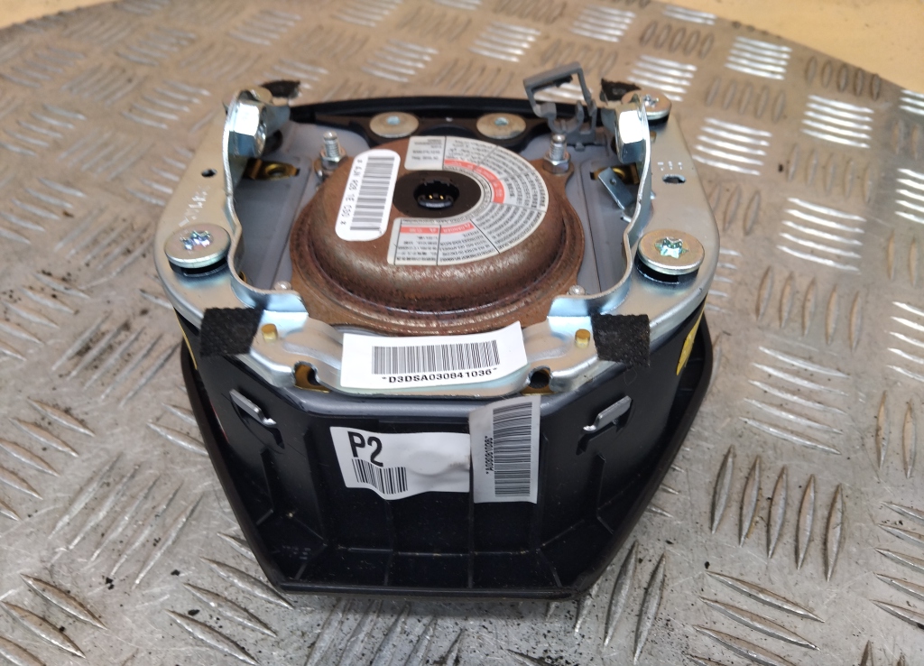 Подушка безопасности в рулевое колесо