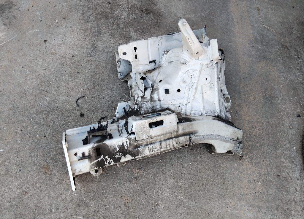 Лонжерон передний правый