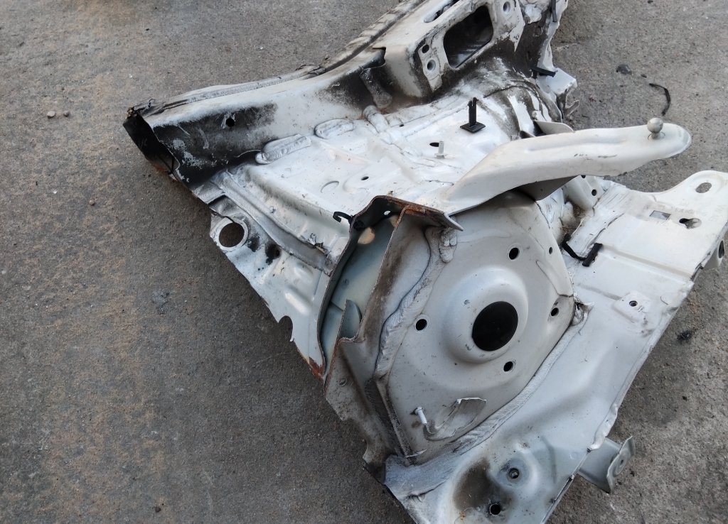 Лонжерон передний правый