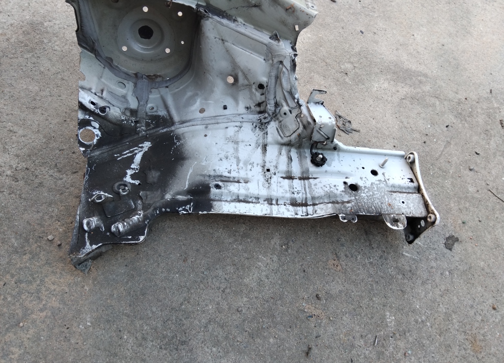 Лонжерон передний правый