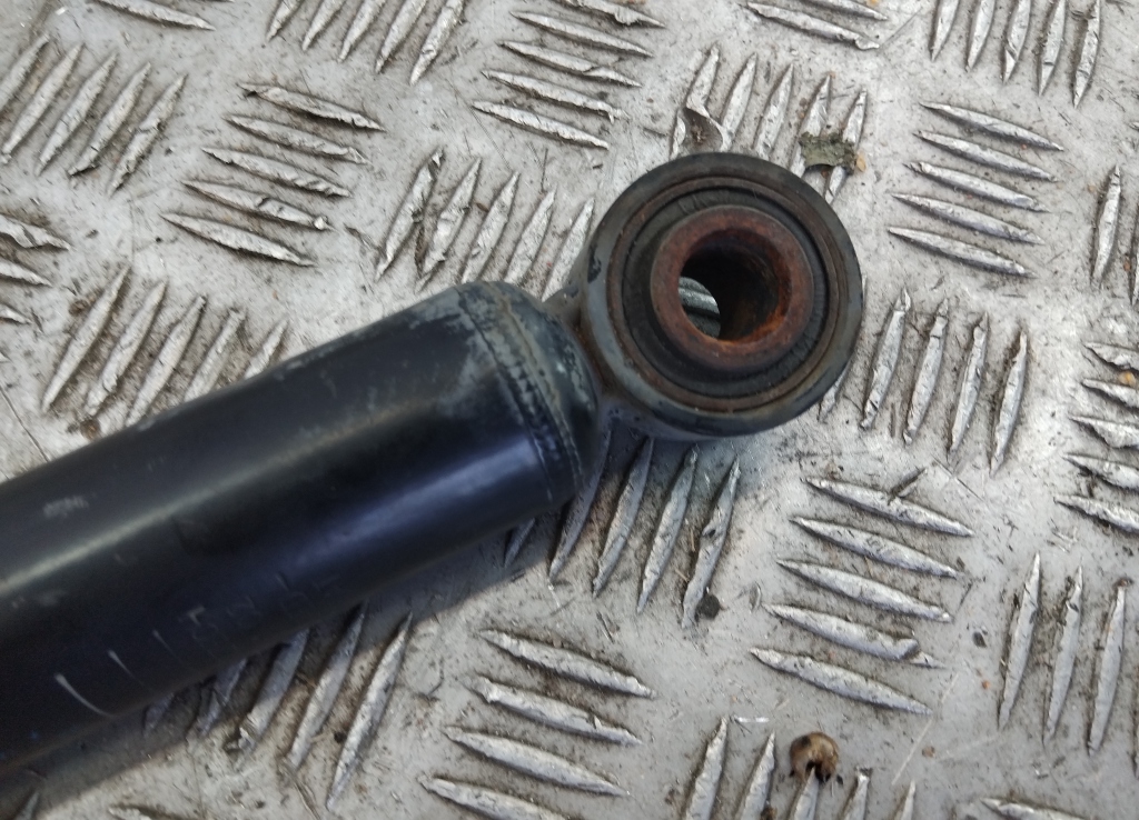 Амортизатор задний (стойка)