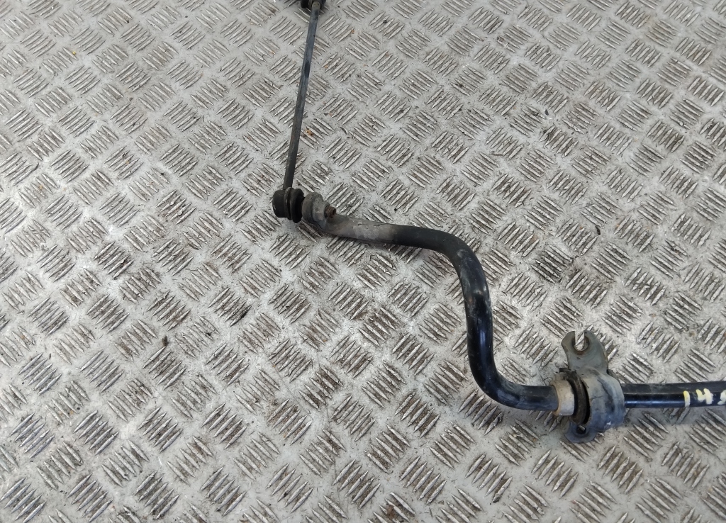 Стабилизатор передний