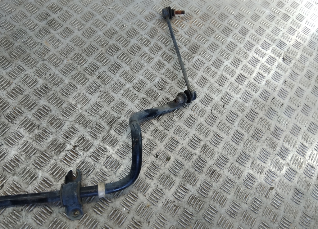 Стабилизатор передний