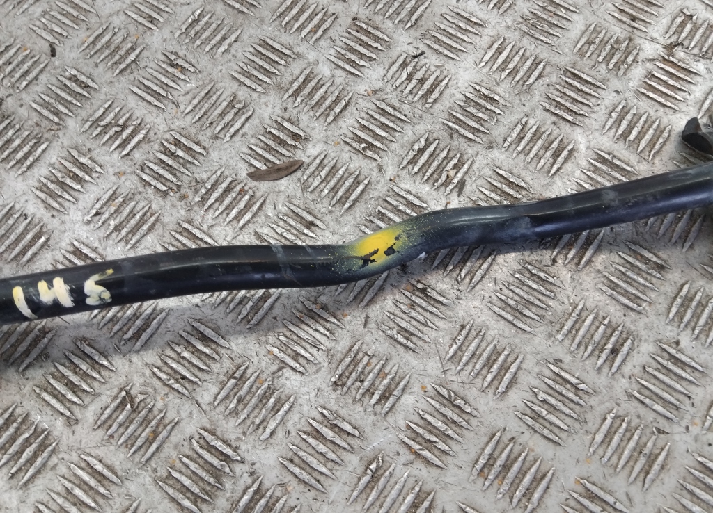 Стабилизатор передний